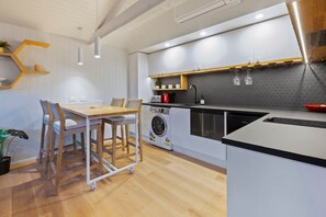 Fridge, microwave, oven, dishwasher