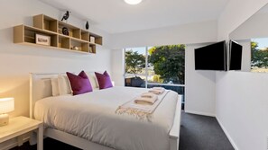 5 bedrooms, WiFi, bed sheets - Sanctuary 2 - Multi-Apartment Retreat (Queenstown)