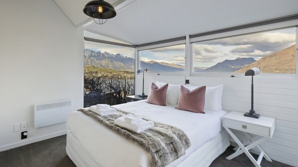 4 bedrooms, WiFi, bed sheets