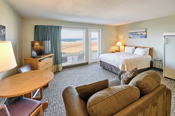 1 bedroom, iron/ironing board, WiFi, bed sheets - Ground Floor Oceanfront Condo - Full Kitchen - Pool & Hot Tub! (Lincoln City)