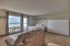 Iron/ironing board, WiFi, bed sheets - Ground Level Oceanfront Studio - Full Kitchen - Easy Beach Access - Pool & Hot Tub! (Lincoln City)