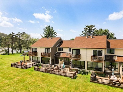 Deep Creek Getaway | Lakefront + Pool Access
