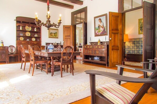 Apartment | 5 bedrooms, Internet