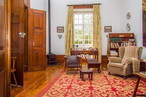 Apartment | 5 bedrooms, Internet