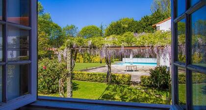 Liiiving in Ofir Manor Pool House