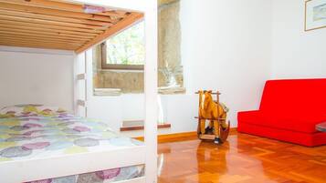 3 bedrooms, Internet