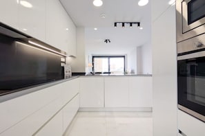 Private kitchen - BENIDORM BEACH romantic apartment (Benidorm)