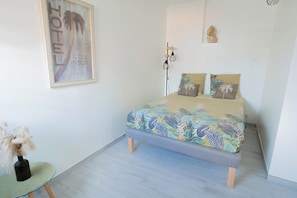 2 habitaciones, tabla de planchar con plancha, internet y ropa de cama 