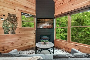 Interior - Romantic Couples Treehouse! Theatre! 3 min to PF! (Pigeon Forge)