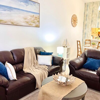 Charming 2BR/2BA Townhome with Patio near Disney