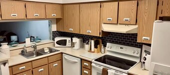 Charming 2BR/2BA Townhome with Patio near Disney