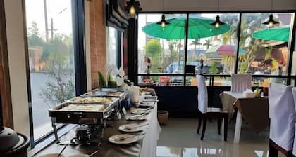 Dongsay Hotel Thakhek