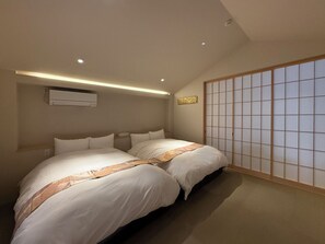 Luxury Apartment | Iron/ironing board, free WiFi - bHotel Miyajima Omotesando 32 (Hatsukaichi)