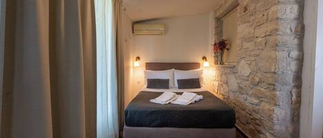 1 bedroom, iron/ironing board, Internet, bed sheets