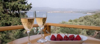 Delightful cottage with AC in charming Amfilochia
