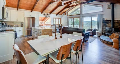 Mountain View Modern Chalet w/ Fire Pit & AC