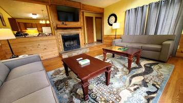 Family House, 3 Bedrooms, Non Smoking, Kitchen | Living room | 35-inch Smart TV with cable channels