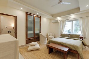 3 bedrooms, iron/ironing board, WiFi