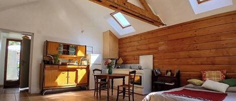 1 soveværelse, strygejern/strygebræt, sengetøj