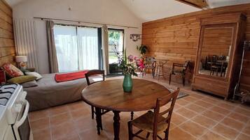 1 bedroom, iron/ironing board, bed sheets