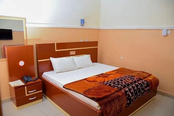 Chambre Deluxe, balcon, vue sur la ville | Bureau, espace de travail pour ordinateurs portables