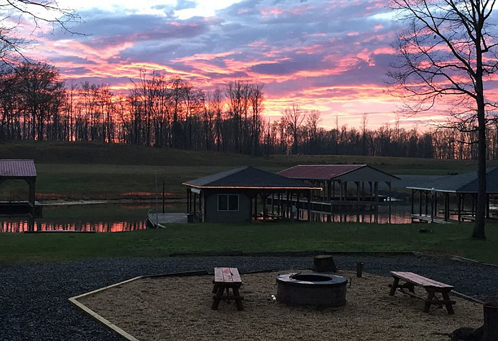 المنطقة المحيطة بالمنشأة