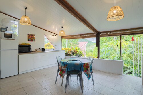 Le Cocon des Antilles apartment CANNELLE with shared pool