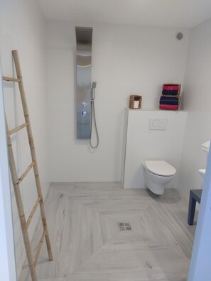 Shower, hair dryer, towels - Le Cocon des Antilles VANILLE apartment with shared pool (Le Vauclin)