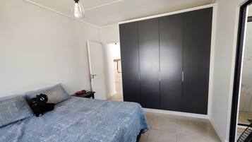 2 chambres, fer et planche Ă repasser, Wi-Fi, draps fournis