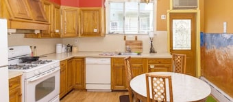 Artsy | Traditional Rowhome | South Philly