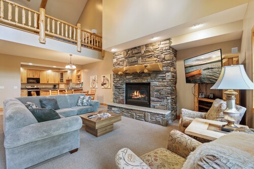 Kayaks, Indoor Pool, Hot Tub, Condo 841