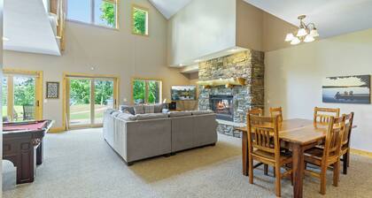 LakeFront, Sandy Beach, Patio, Pool Table, Unit840