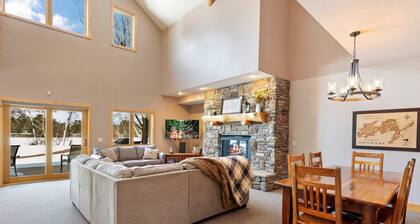 LakeFront, Sandy Beach, Patio, Pool Table, Unit840