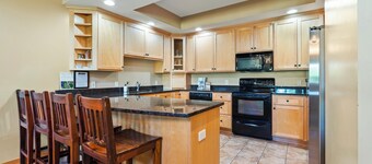 Year Round Amenities- Sundance Ridge 838
