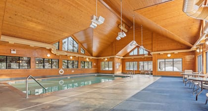 Pool|Hot Tub|Fireplace|Games| Unit 821