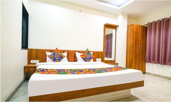 Deluxe Double Room | Desk, laptop workspace, free WiFi