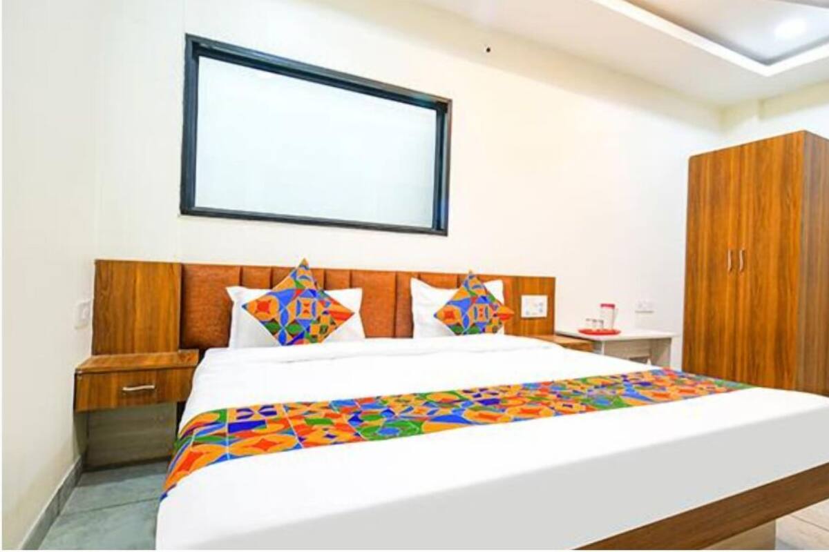Deluxe Double Room | Desk, laptop workspace, free WiFi