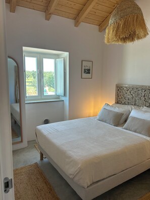 4 bedrooms, WiFi, bed sheets