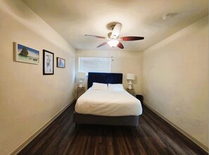 2 habitaciones, tabla de planchar con plancha y wifi gratis 