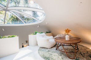 Interior - The Skyview Dome with a hot tub and sauna (Deming)