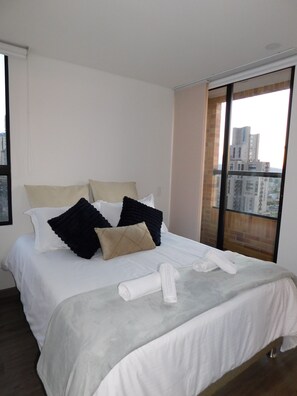 1 habitación, tabla de planchar con plancha, wifi y ropa de cama 