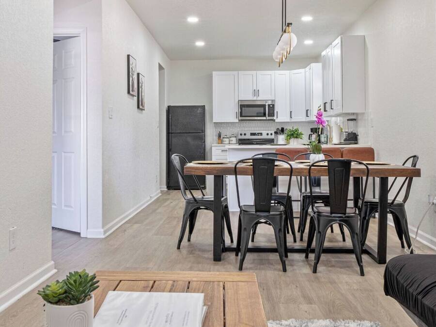 Apartment (2 Bedrooms) | Living area | 50-inch TV with digital channels