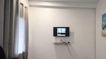 House, 1 Bedroom, Smoking, Balcony | Living room