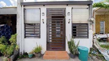 House, 1 Bedroom, Smoking, Balcony | Exterior detail