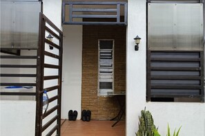 House, 1 Bedroom, Smoking, Balcony | Property grounds