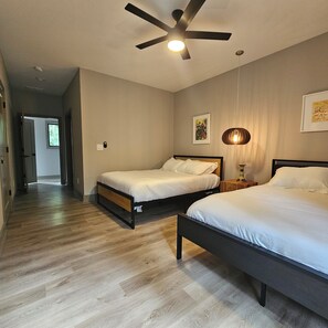 4 soverom, skrivebord, strykejern/-brett og wi-fi (inkludert)