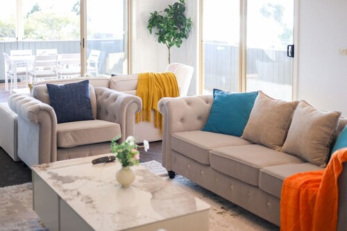 StayAU Newly Coastal 5BR Escape w/Pool Table