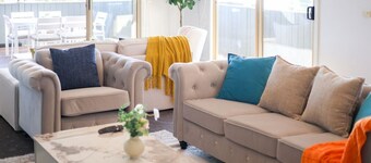 StayAU Newly Coastal 5BR Escape w/Pool Table