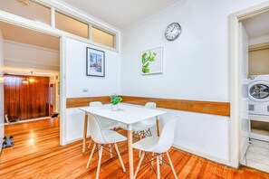 Dining - StayAU Pet-Friendly 4BR Retreat in Balwyn North (Balwyn North)