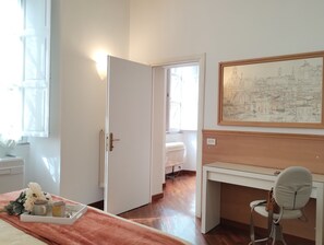 1 間睡房、書桌、熨斗/熨衫板、Wi-Fi